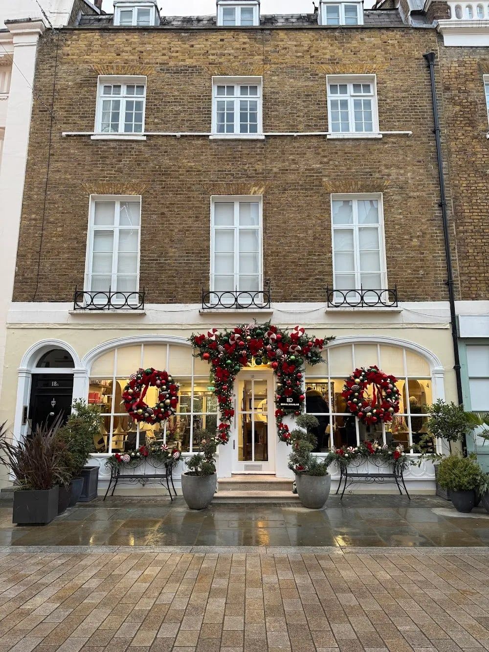 Errol Douglas Hair Salon, Motcomb Street, Belgravia, London: completed work by LACD